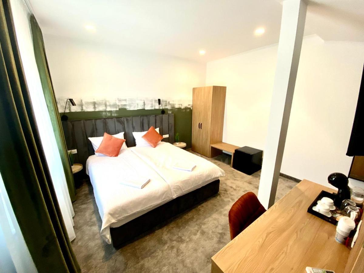 Victoria Rooms Oradea Exterior foto